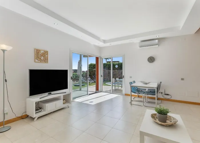 Sunset Oasis Βίλα